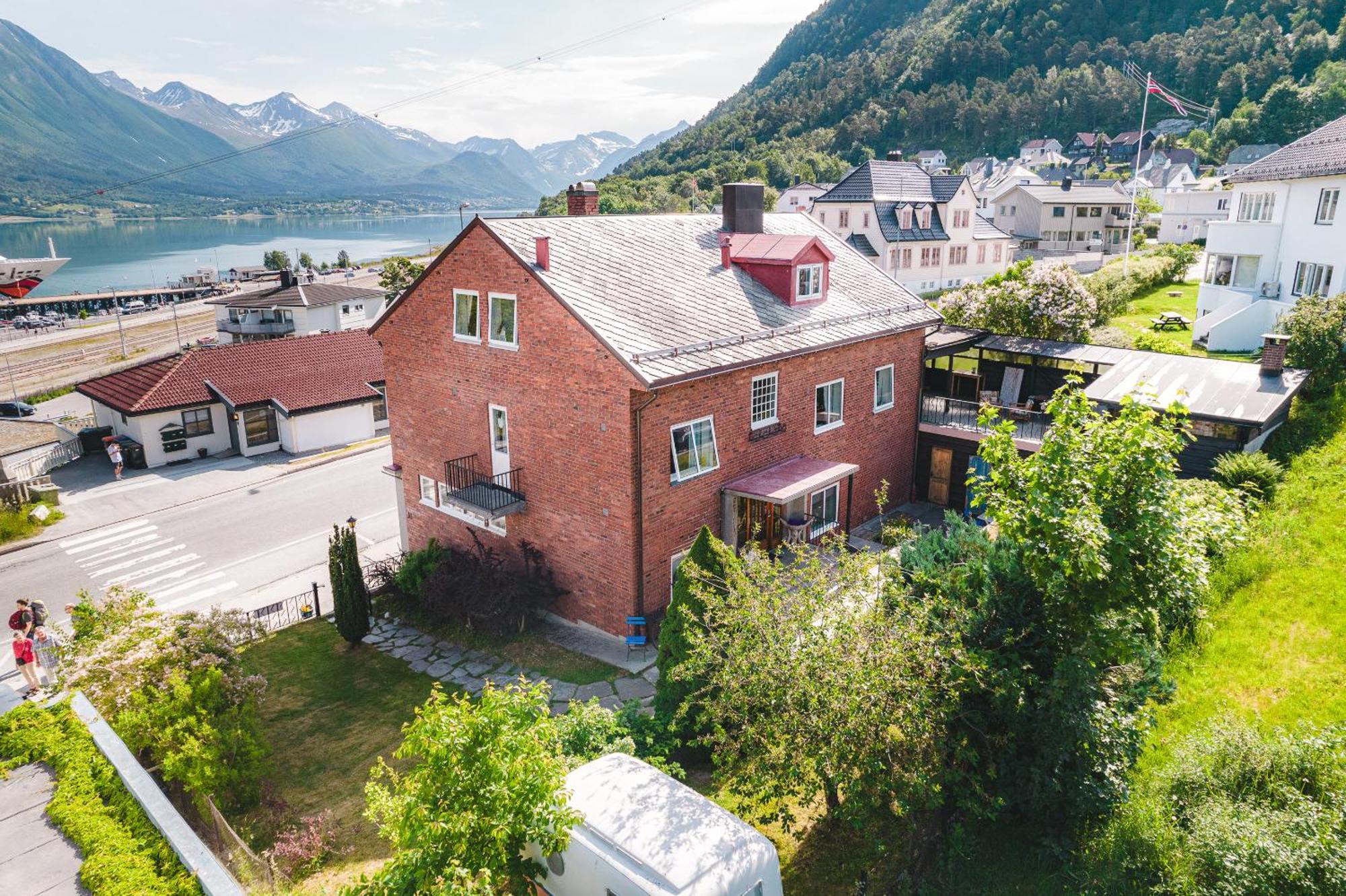 Tiglkak Hostel Åndalsnes Εξωτερικό φωτογραφία